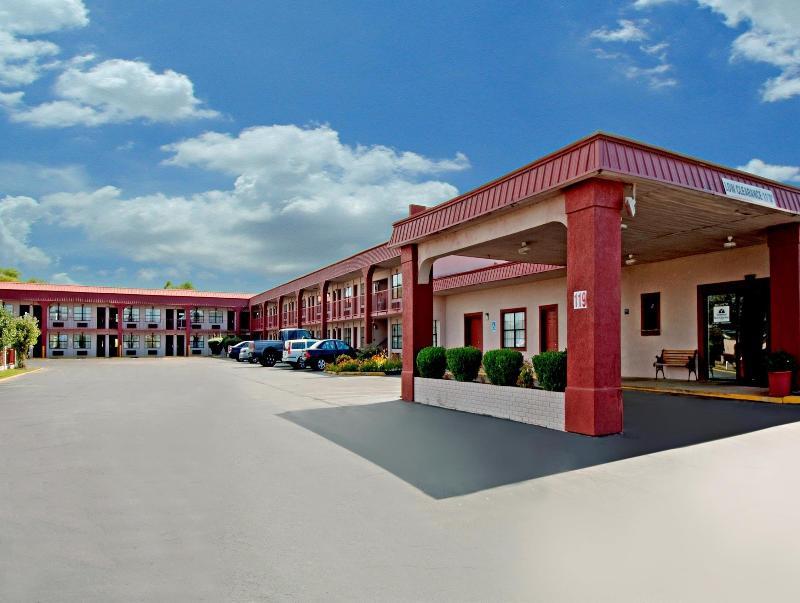 Rodeway Inn Canton Exterior photo