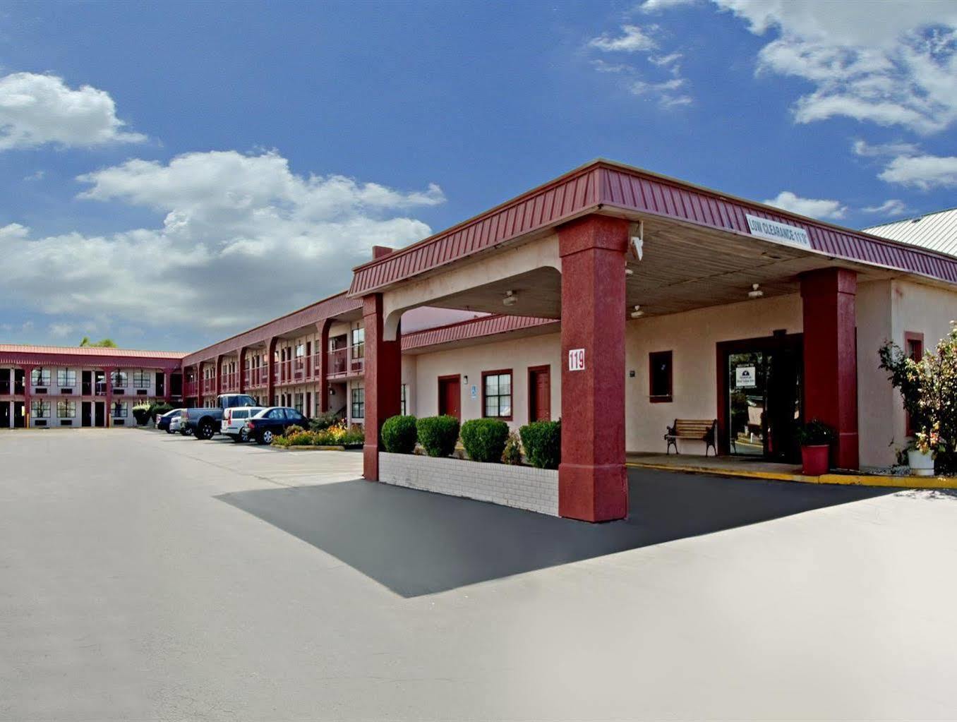 Rodeway Inn Canton Exterior photo